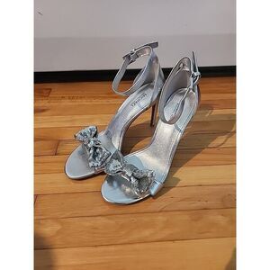 New Michael Kors Paris Patent Leather Sequin Bow PROM Silver Sandals 6M